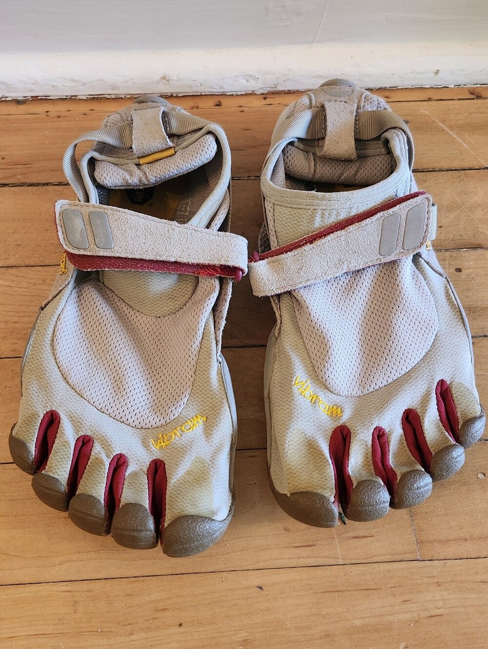 Vibram Five Fingers TrekSport Champagne/ Red - Men's 40-M4423